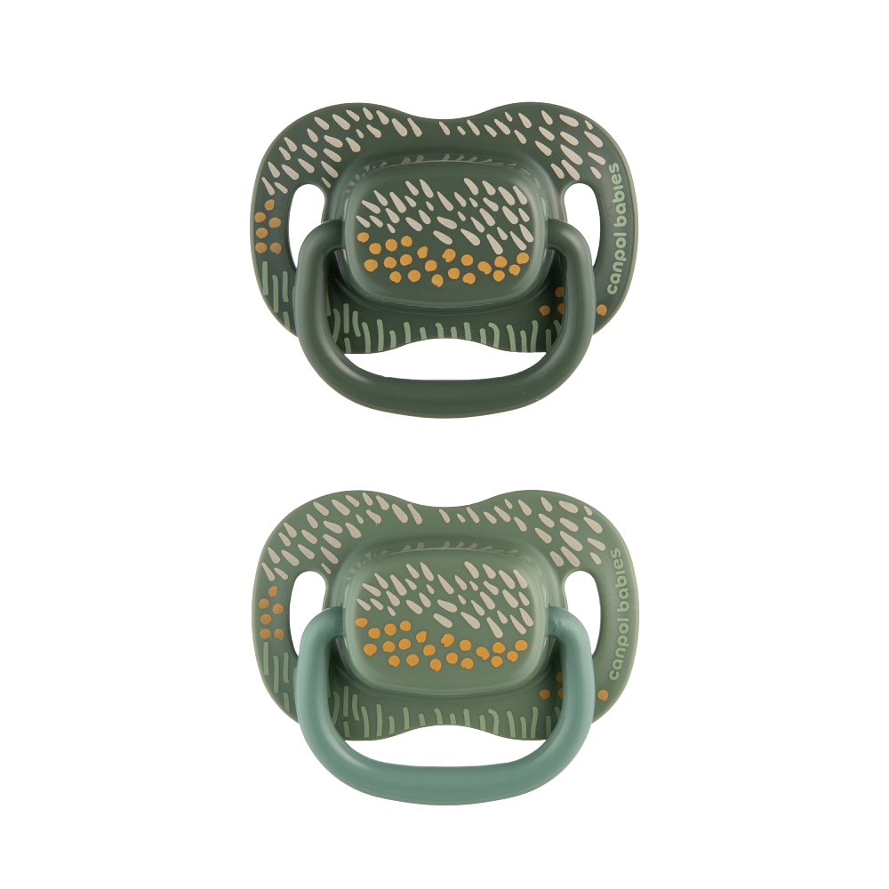 Fotografie CANPOL BABIES Set symetrických silikonových dudlíků Mountains 18m+ zelený 2 ks