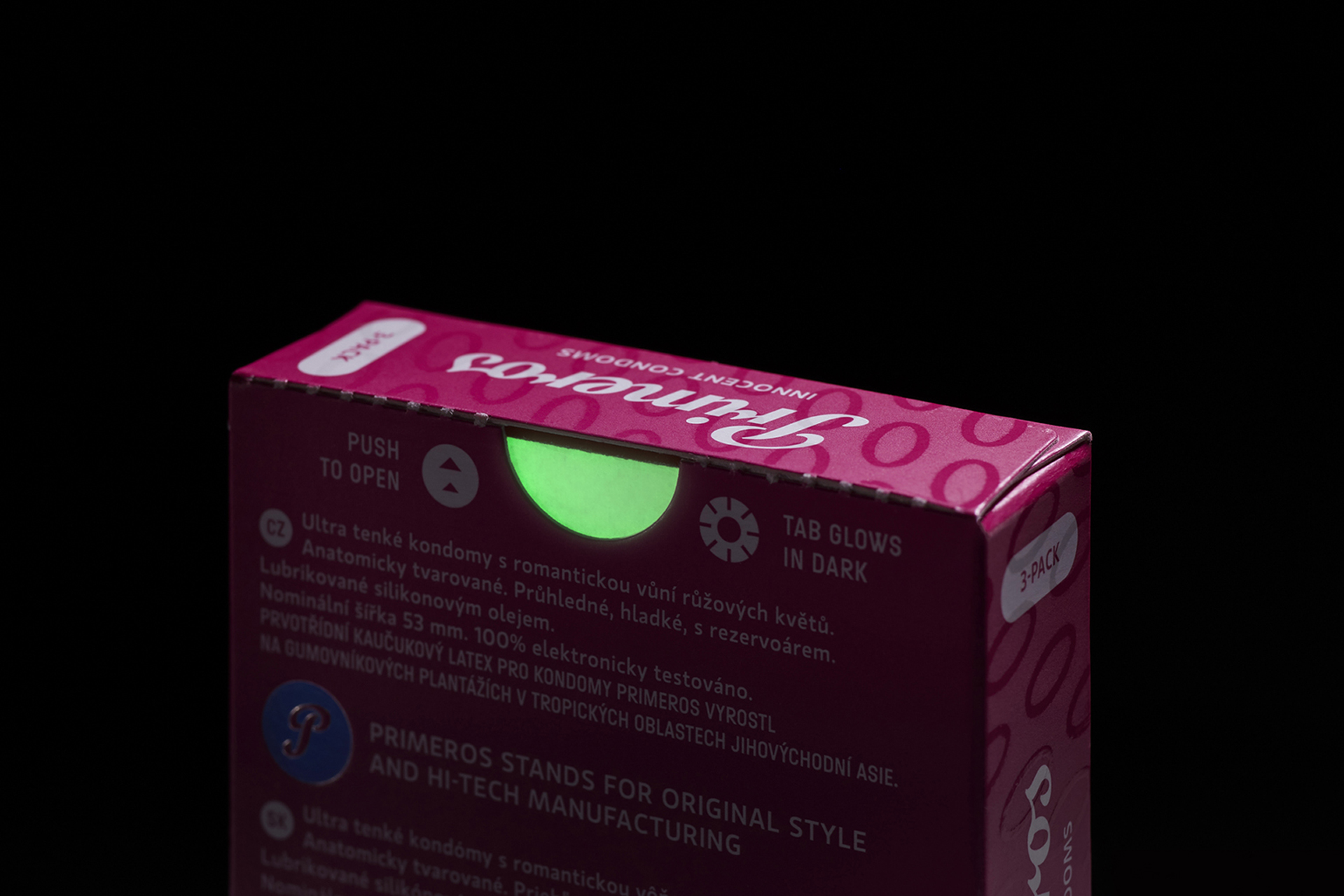 Pornografik qizlarning qora va oq rasmlari Oshxonada bezovtalanish